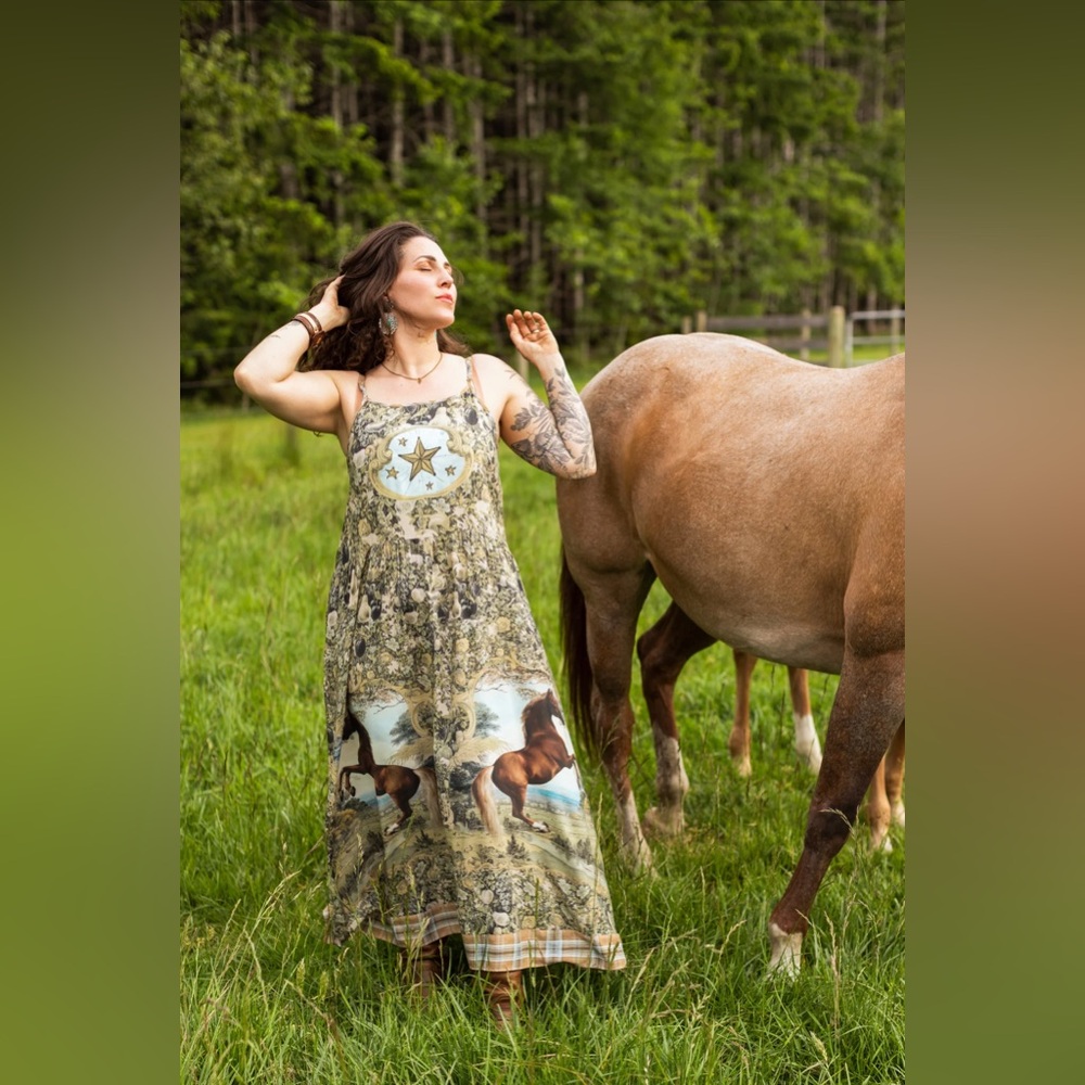 ⭐️Market of Stars⭐️ Born to Run Vintage Rustic Western Freedom Wear Horse Dress - Picture 6 of 12